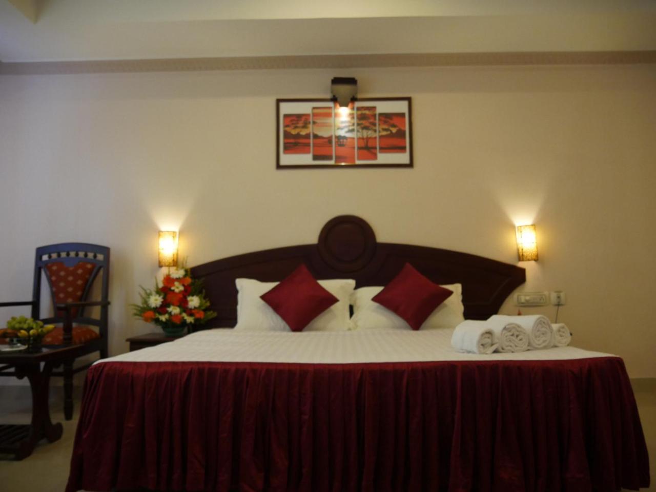 Hotel Karthika Residency Kilimanur Esterno foto