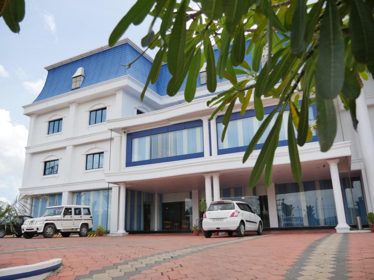 Hotel Karthika Residency Kilimanur Esterno foto
